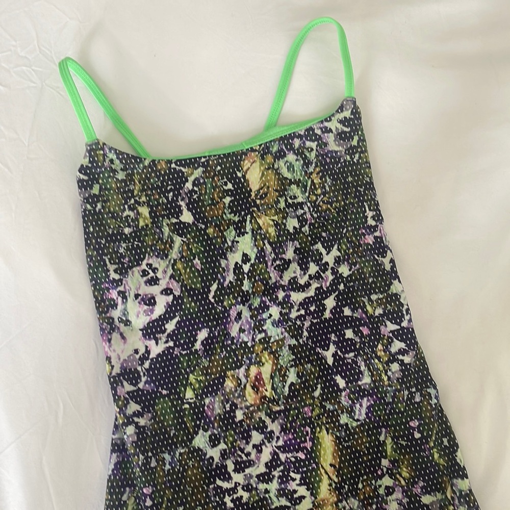 Lululemon workout top